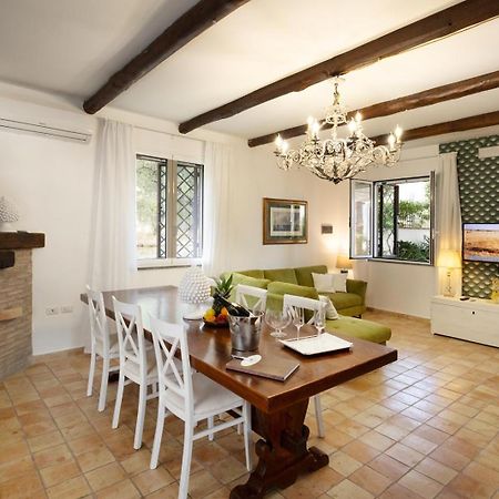 Villa Alcantara Di Charme Graniti ภายนอก รูปภาพ