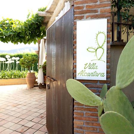Villa Alcantara Di Charme Graniti ภายนอก รูปภาพ