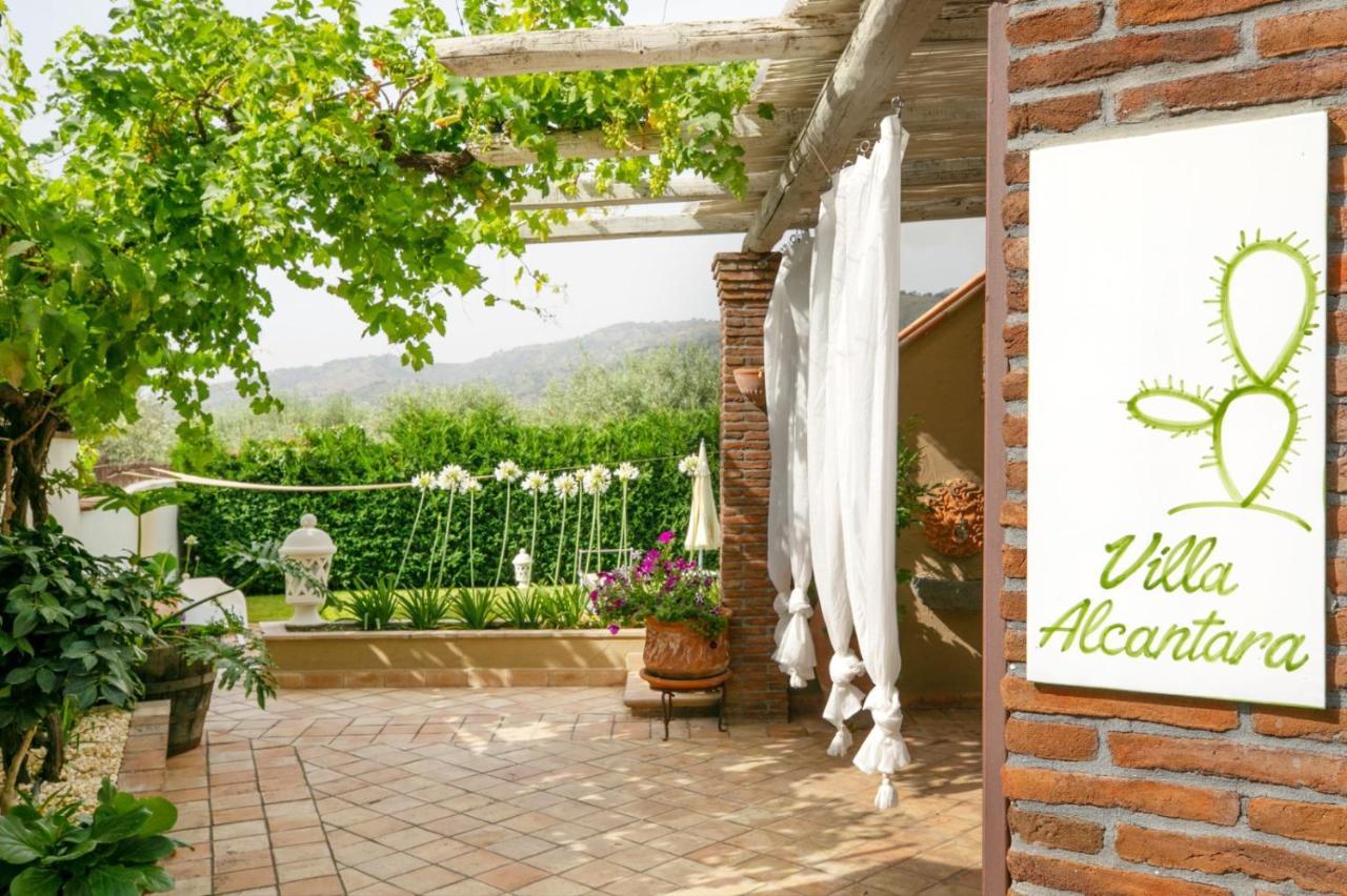 Villa Alcantara Di Charme Graniti ภายนอก รูปภาพ